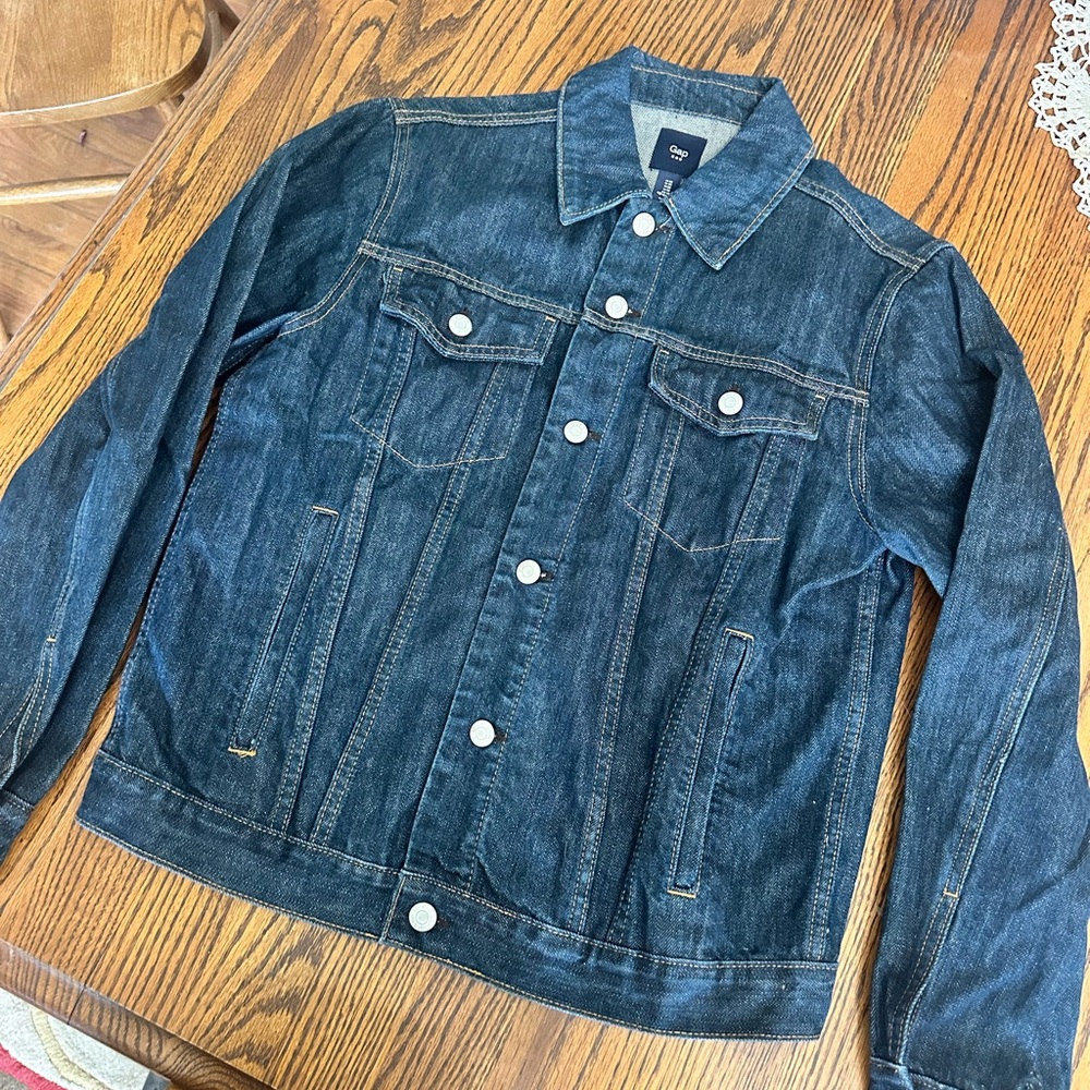 Gap denim trucker jacket Size: M